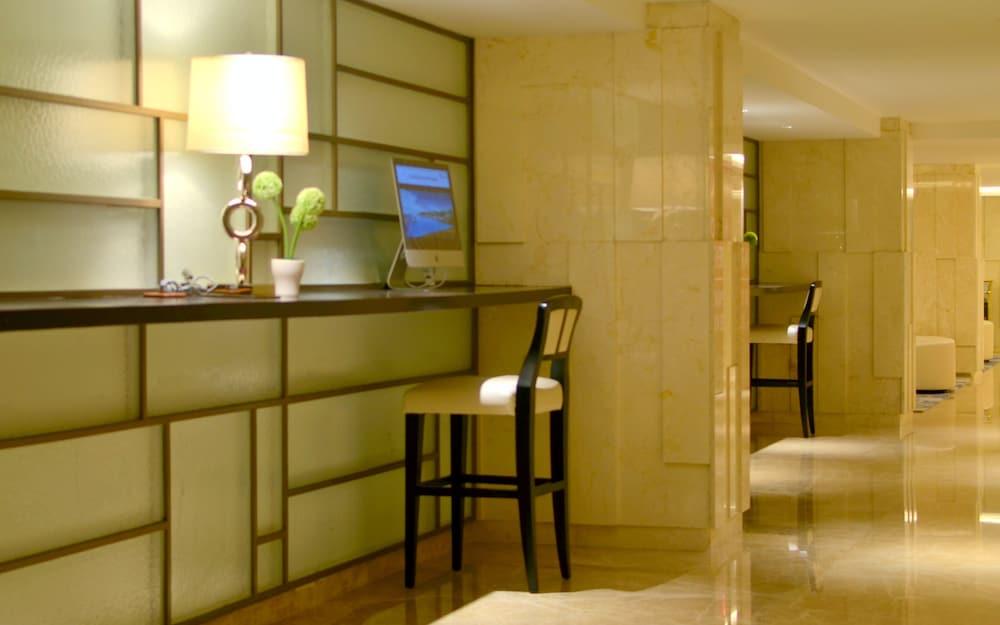 Louis Kienne Hotel Simpang Lima Semarang Exterior photo