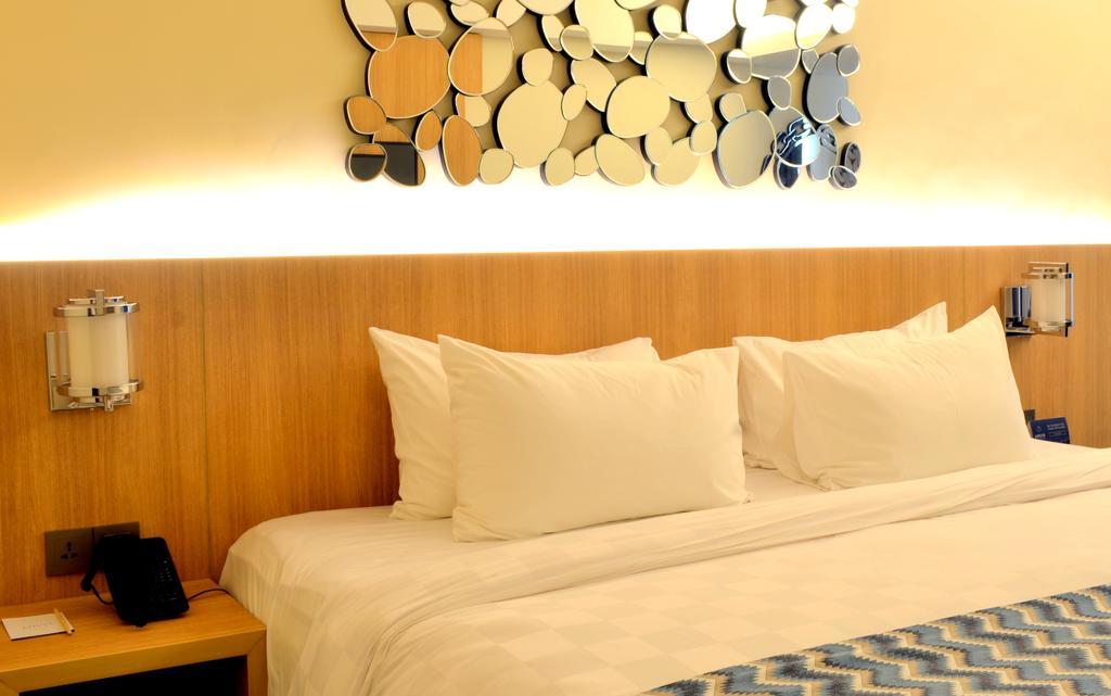Louis Kienne Hotel Simpang Lima Semarang Exterior photo