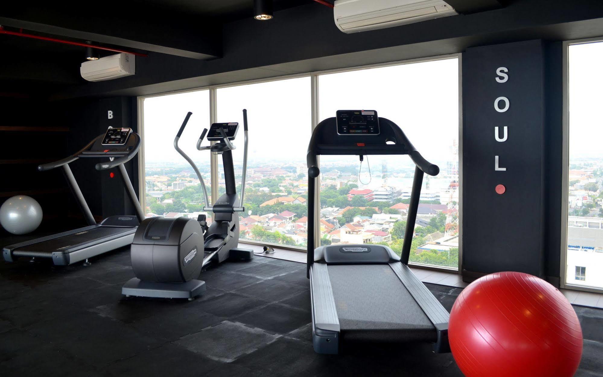 Louis Kienne Hotel Simpang Lima Semarang Exterior photo
